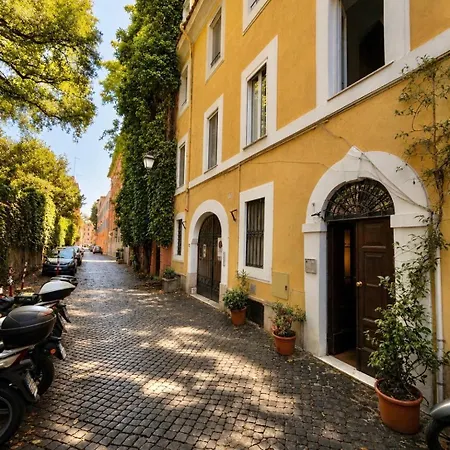 Trastevere Riari Loft Apartment